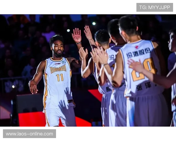 广州男篮官宣凯弗-赛克斯回归